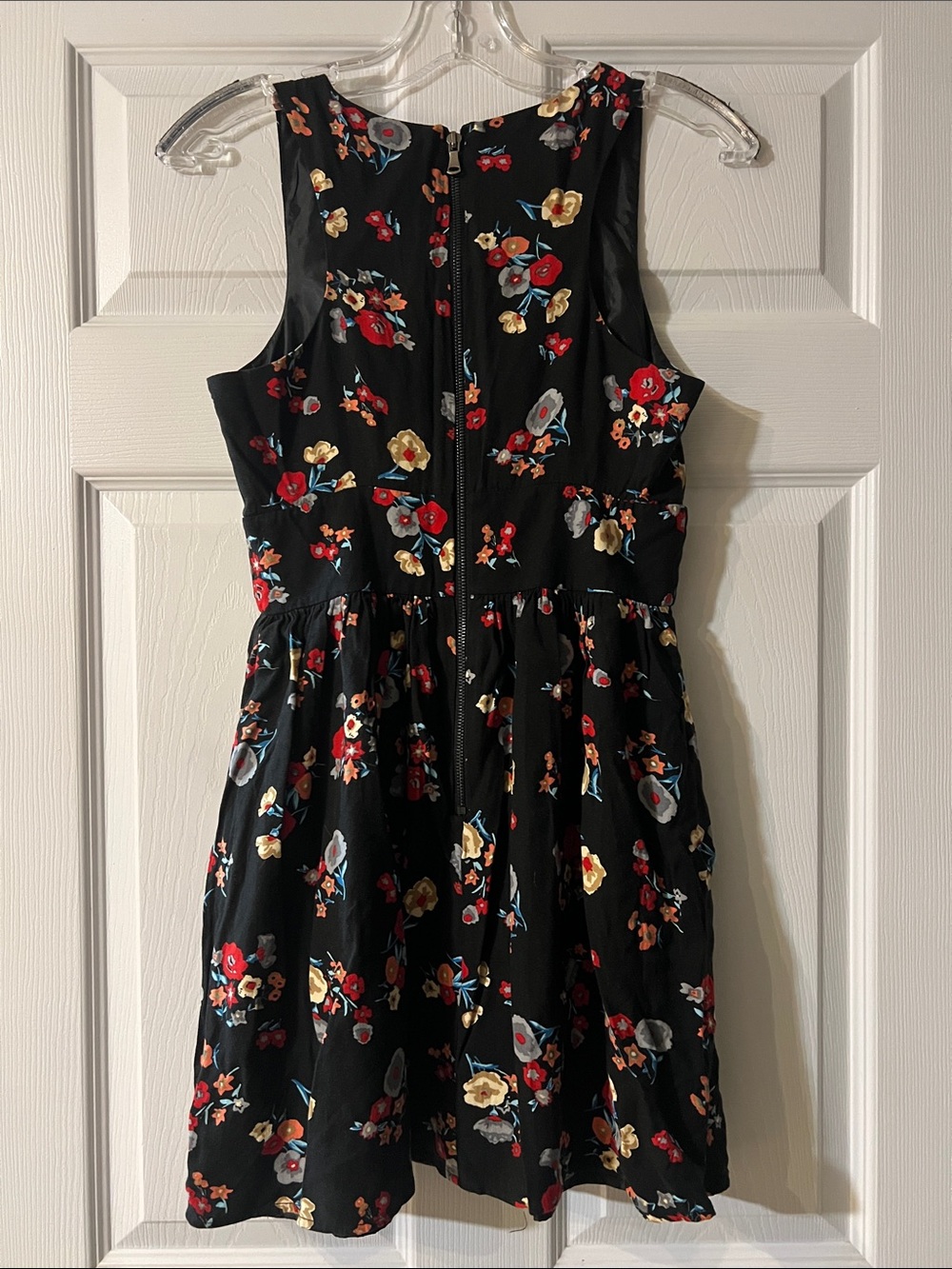 Forever 21 Black Floral V-Neck Mini Dress with Red, Cream & Blue Accents - Picture 4 of 4